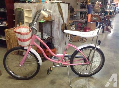 Vintage Schwinn Banana Seat Sting Ray Girls Bike With Basket 125