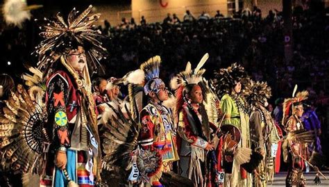 Young Blackfoot Native American Dancers In Traditional Clothing Lupon