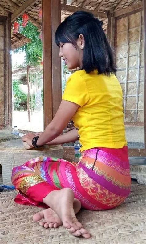Pin On Myanmar Sitting Girls Buttocks
