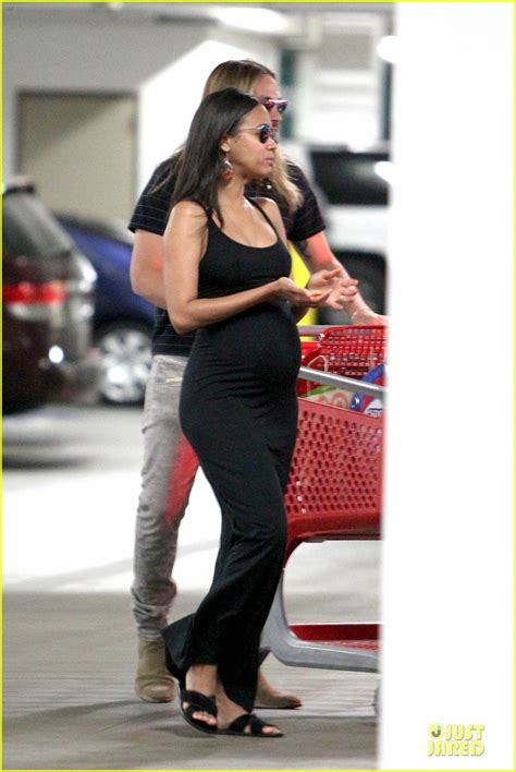 Pregnant Zoe Saldana Craves Doritos Chips At Target Photo 3182723