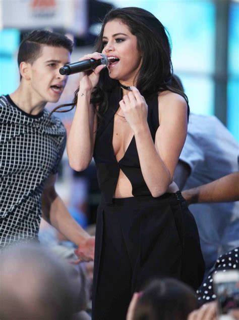 Selena Gomez Picture 860 Selena Gomez Performs Live On Nbcs Today Show