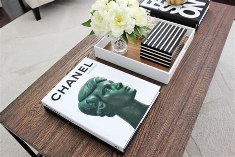 Oversized art coffee table books, funny animal books, decorative coffee table books, interior design guides, and much more! AM Dolce Vita: Stylish Black White Coffee Table Books