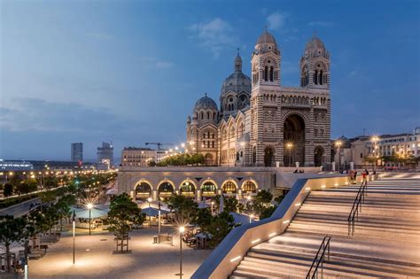Un problème à nous signaler ? Que faire à Marseille ? - Chambre d'hôte romantique avec ...