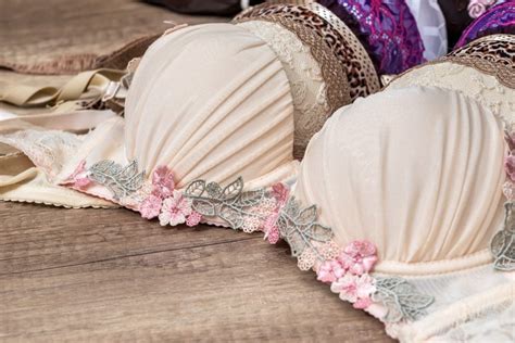 Https://tommynaija.com/wedding/adhesive Bra Or Sewing In Cups In Wedding Dress Better