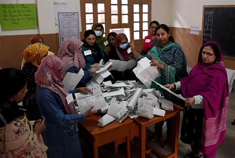 In Pictures Polls Close In Pakistan As Election Hit By Violence February 8 2024 Reuters