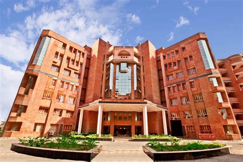 School Of Medial Science And Research Smsr Sharda University Campus
