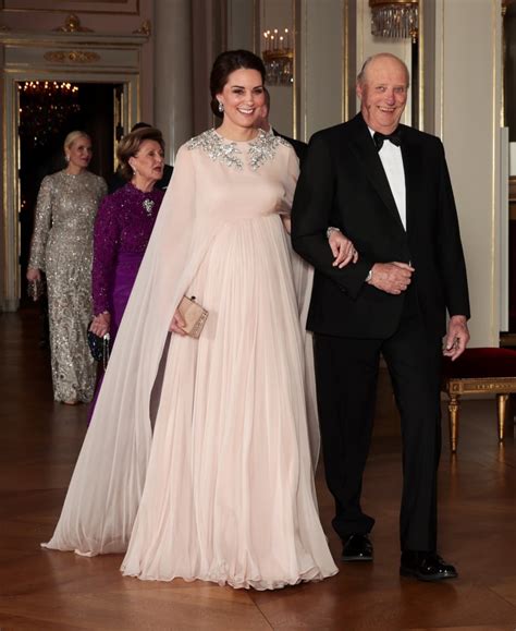 Kate Middletons Best Pregnancy Looks Popsugar Fashion