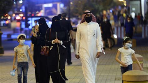 وزارة الداخلية السعودية توضح الضوابط الصحية في الأماكن العامة Rt Arabic