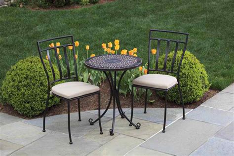 Whether you choose stainless steel, teak, cast aluminum, wicker patio or rattan, they are made to withstand the elements and hold up well over time. 20 Fun and Functional Metal Outdoor Furniture | Home ...