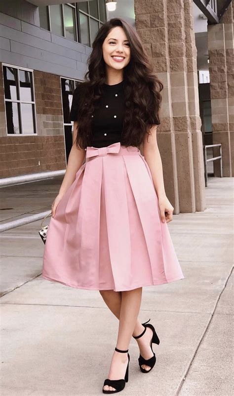 37 Cute Pink Skirts Outfit Ideas For Spring In 2020 Pink Skirt