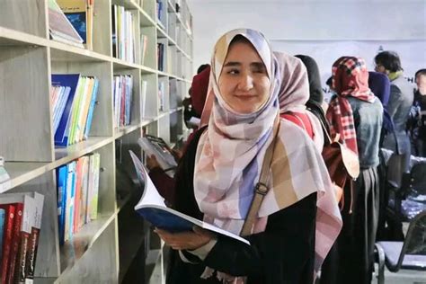 فاطمه امیری، دانش‌آموز الهام‌بخش کاج برای درمان عازم ترکیه شد