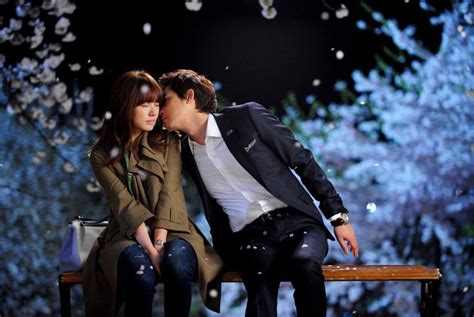 Lie to me is a romantic comedy about a single woman pining for the life style of the married by plotting a marriage scam. Infinity Dreams ∞: "Lie To Me" Korean drama