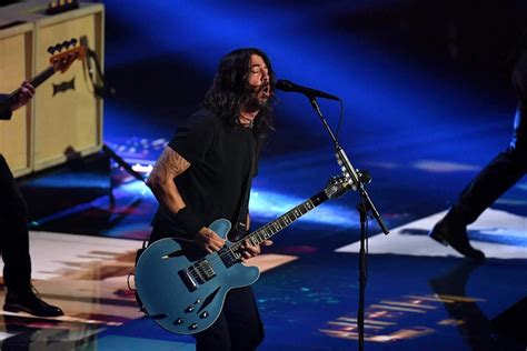 Dave Grohl Confessa Que Foi Difícil Escrever Sobre A Morte De Kurt Cobain