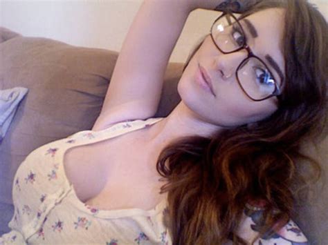 Girls Who Show How Sexy Glasses Can Be 49 Pics 1 