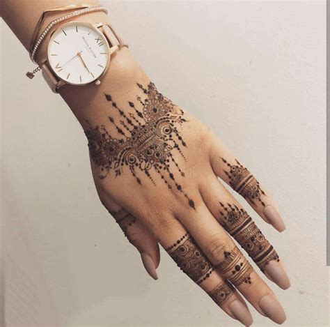 pin-by-nouran-el-tohamy-on-tatoo-henna-tattoo-hand,-henna-tattoo-designs,-henna-art-designs