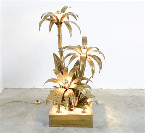 A quirky alternative to a traditional floor lamp, this piece is perfect for adding a tropical. Brass Palm Tree Floor Lamp (Görüntüler ile)