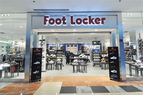 Catering to the sneaker enthusiast, foot locker in nashville, tn provides the best selection of premium products for a variety of activities. The Evolution of Foot Locker Stores Over 40 Years | Sole ...