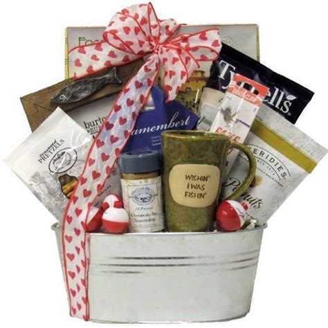 What is a good valentine gift for husband. 15+ Valentine's Day Gift Basket Ideas For Husbands Or Wife ...