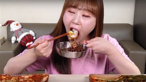 The Untold Truth Of Mukbang