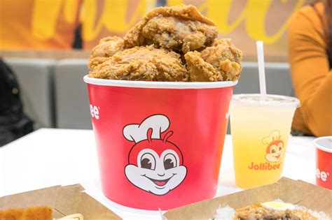 Jollibee Is Opening Its First Downtown Toronto Location Later This Month