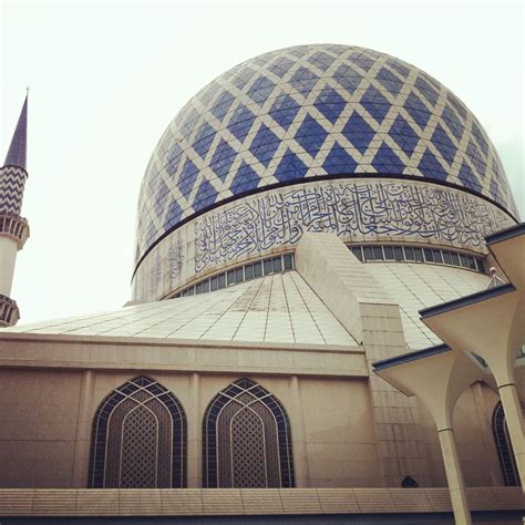 Prayer times in selangor, shah alam. Blue mosque at shah alam in malaysia. Been here 10th ...