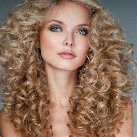 These blonde hairstyles we present range from icy silver to honey or caramel tones and fit all hair blonde hairstyles are flirty, exciting and classy all in one, which is most likely why they have been. 1001 + Ideas for Stunning Hairstyles for Curly Hair That ...