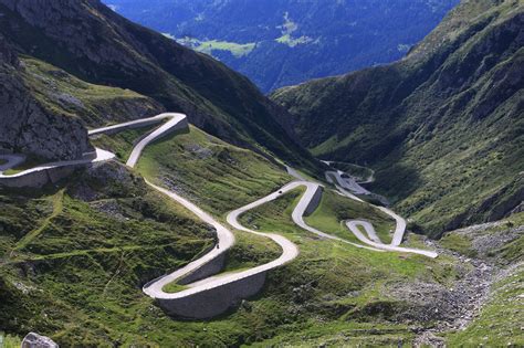 The Top 15 Adrenaline Fuelled Roads In The World