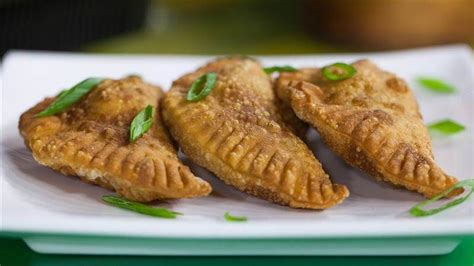 Make These Brazilian Beef And Cheese Pasteles For A Party Appetizer