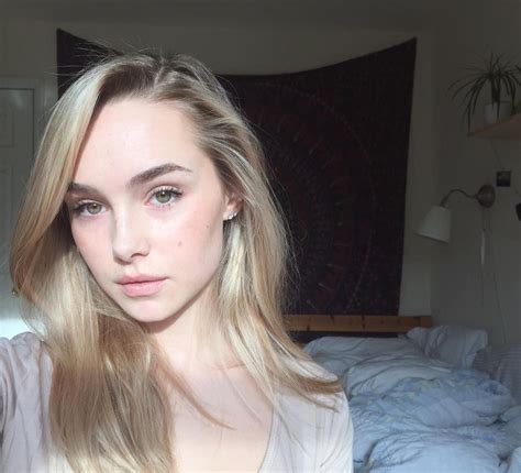 Alice Kristiansen • R Prettygirls Blonde Girl Selfie Blonde Girl Light Blonde