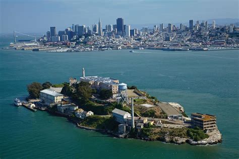 The name alcatraz is derived from the spanish alcatraces. over time, the name was anglicized to alcatraz. Régi katonai erődítmény maradványaira bukkantak az ...