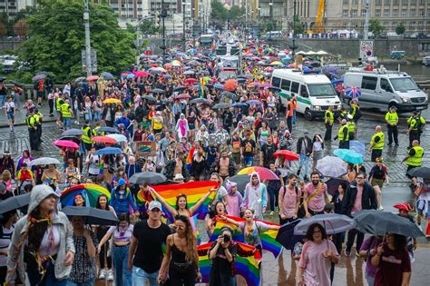I když v letošním programu byly jisté změny, jeho účastníci se. FOTO: Prague Pride 2019 - Aktuálně.cz