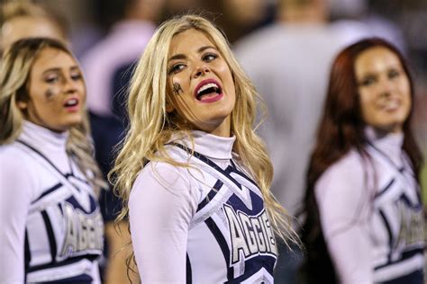 Look College Football Cheerleader Dance Is Going Viral The Spun