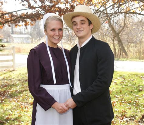couples the amish clothesline
