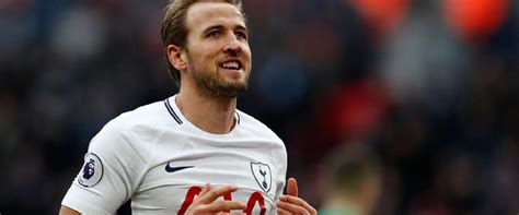 Ok, that might be a slight reach, but the team's captain, harry kane, says that epic's battle royale is in an interview with the bbc's gabby logan, kane said that playing fortnite was what he and the. Más leyendas del fútbol caen ante Fortnite - Movistar eSports