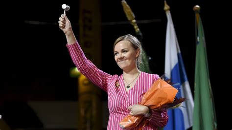 Katri Kulmuni valdes till ny ordförande för Centern: 