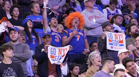 Look Delirious Knicks Fans Halt Traffic Outside Msg