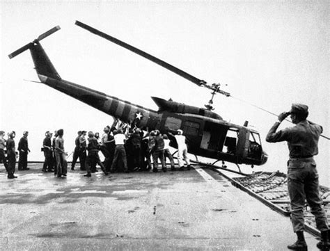 Navy personnel aboard the uss blue ridge push a helicopter into the sea off the coast of vietnam in order to make room for more evacuation flights from saigon, april 29, 1975. 21 Historical Pictures of Vietnam War You Probably Haven't ...