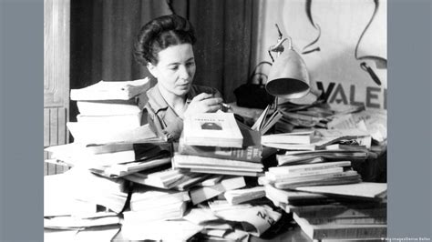 Simone De Beauvoir And The Second Sex Dw