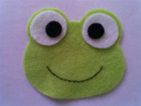 Kain flanel adalah salah satu material untuk membuat sebuah kreasi tangan. Contoh Boneka Keropi Dari Flanel | mrsfunny24