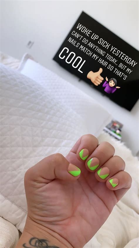 Demi Lovatos Green Nails Demi Lovatos Dip Dyed Green