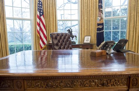 White House Oval Office Desk Photos President Biden S Redecorated