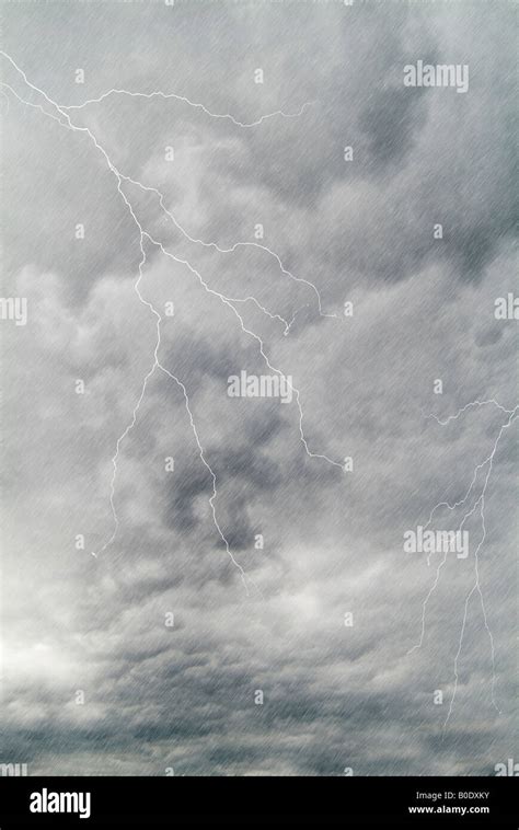 Rain Thunder Lightning Hi Res Stock Photography And Images Alamy