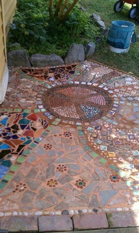 Mosaic Patio 18 With Images Mosaic Garden Pebble Mosaic Mosaic