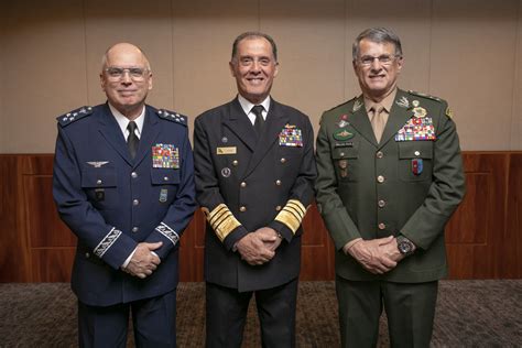 Em Reunião Tensa 3 Comandantes Das Forças Armadas São Exonerados Política Campo Grande News