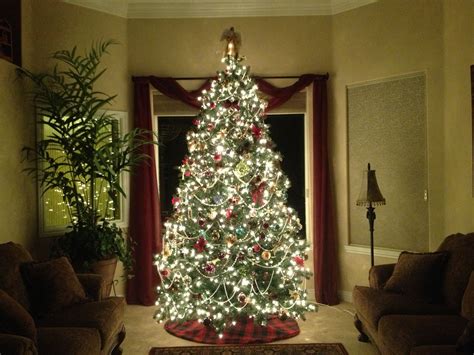 Simple and Elegant Christmas Tree | Elegant christmas tree decorations, Elegant christmas trees ...