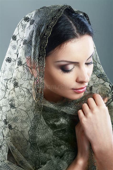 Indian Beauty Face Stock Photo Image Of Brunette Dress 38304328