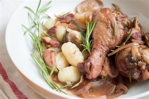 Red Wine Braised Chicken With Rosemary And Mushrooms 40 Aprons