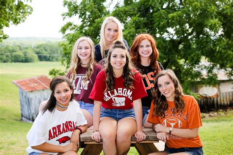 Luscombe Farms Senior Girl Group Photo Session Group Senior Pictures