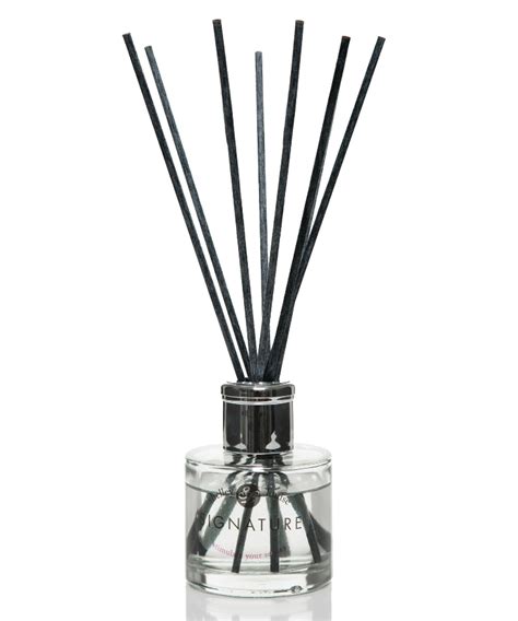 How to use reed diffuser with essential oils. Shelley Louise Design - Reed Diffusers