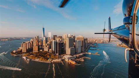 Helicopter Tour Over Manhattan New York City Youtube